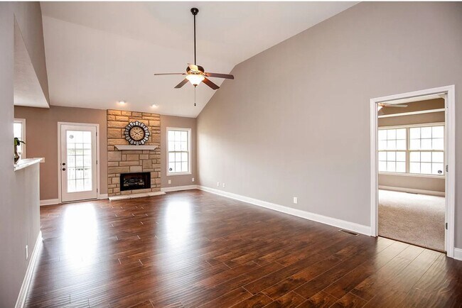 Foto del edificio - 3 Bedroom 2 Bathroom Home!