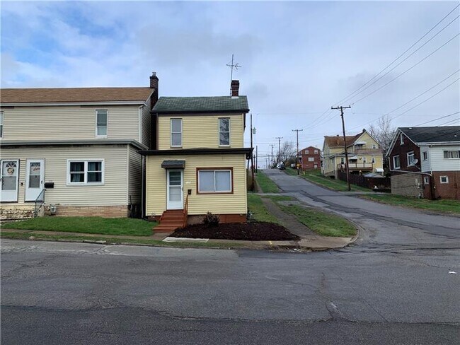 Building Photo - 135 E 22nd Ave