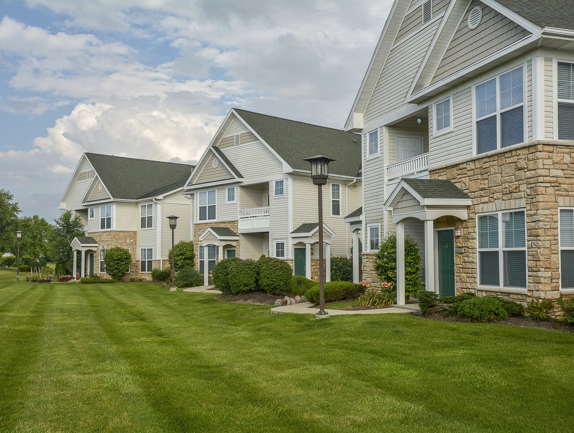 Preston Pointe at Inverness Apartments in Fort Wayne, IN