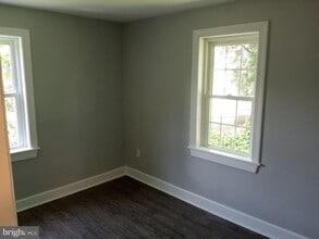 Building Photo - 18 W Ridge Rd