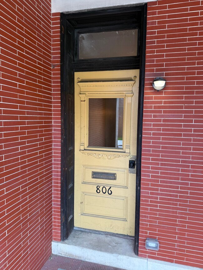 Foto del edificio - 806 Main St