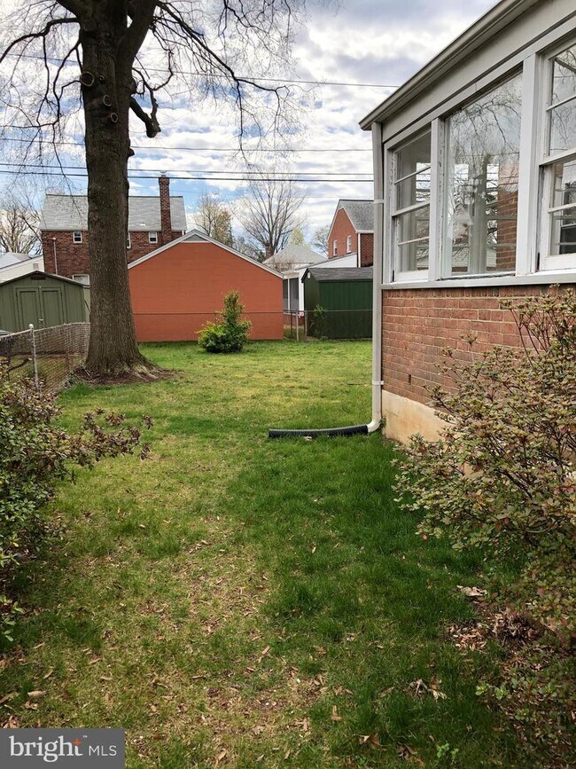 Building Photo - 4618 3rd St N