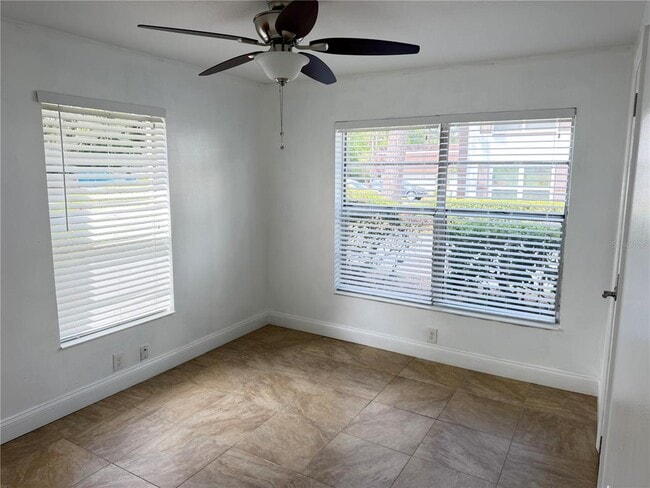 Foto del edificio - 2564 SE 15th Ave