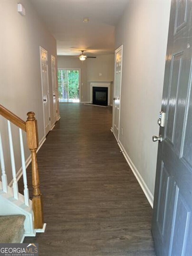 Foto del edificio - 3333 Thornbridge Dr