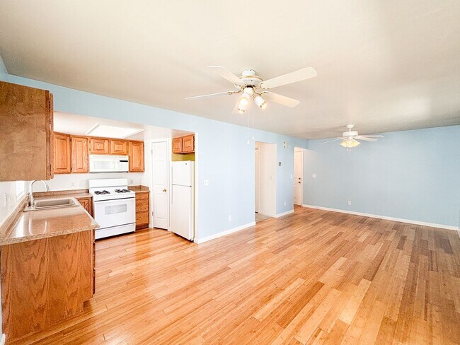 Foto del edificio - 2 BR/1BA | Newly Renovated Condo | In Orem!