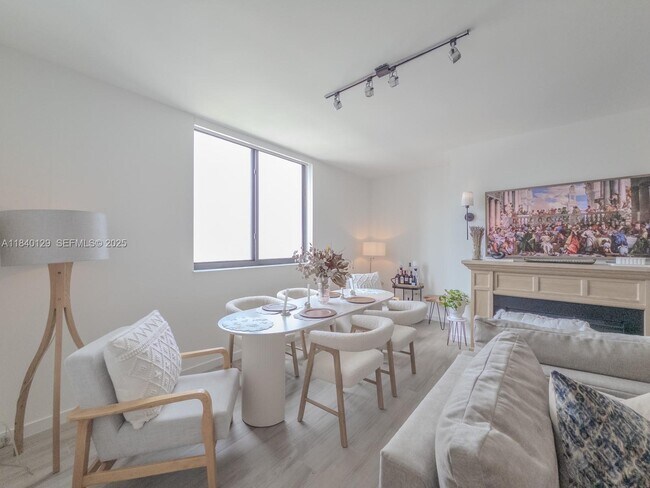 Foto del edificio - 999 SW 1st Ave