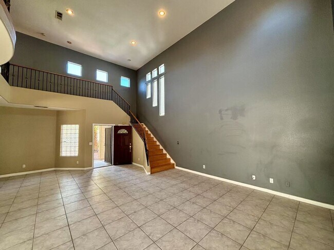 Building Photo - Spacious 3-Bedroom, 2.5-Bathroom Two-Story Home in Quiet Spring Valley Neighborhood