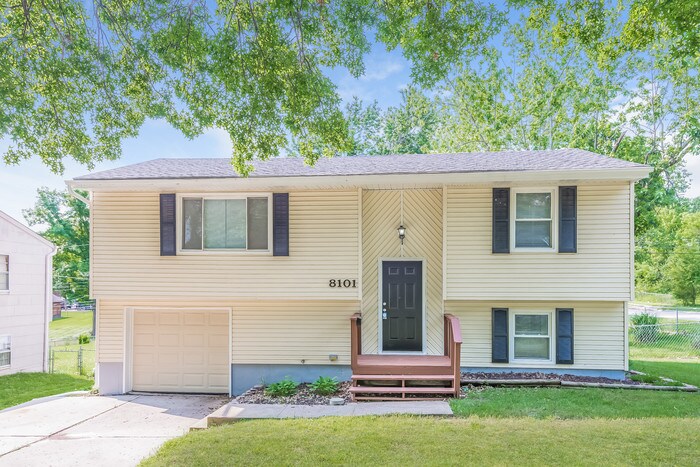 Primary Photo - 4 bedroom, 2 bath in KC, MO!