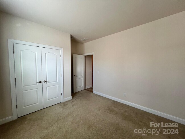 Building Photo - 148 Blossom Ridge Dr