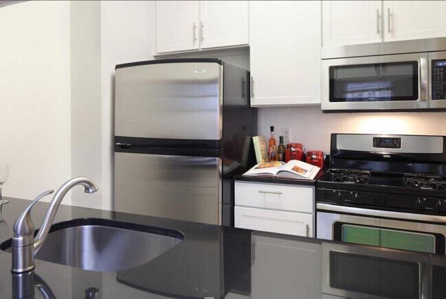 Building Photo - *NO FEE* BRAND NEW RENOVATIONS--HIGH CEILI...