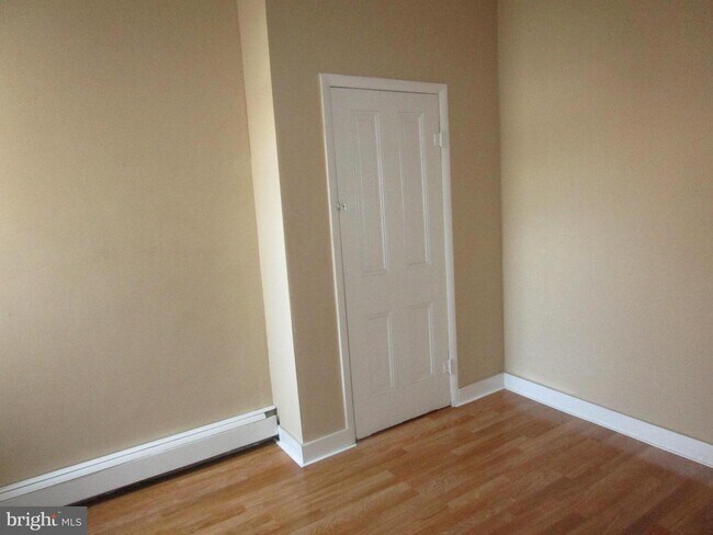 Foto del edificio - 627 Tasker St