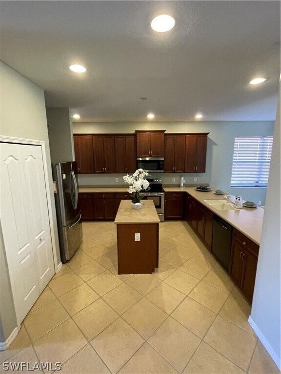 Foto del edificio - 12154 Country Day Cir