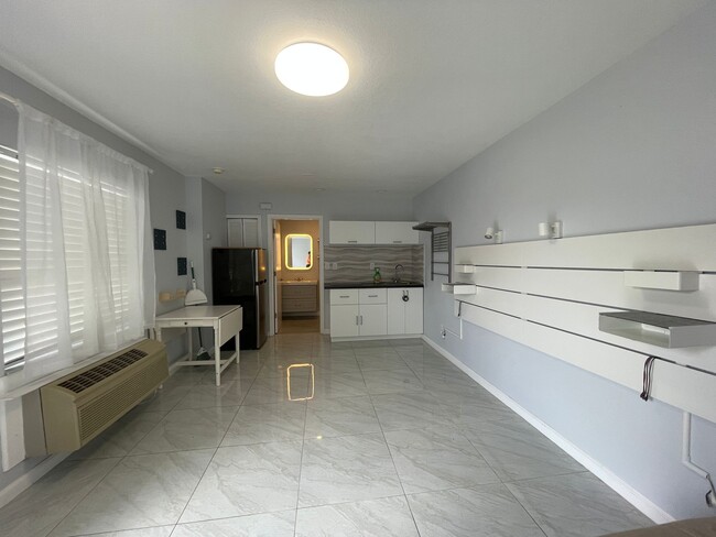 Building Photo - 547.5 Caribbean Dr