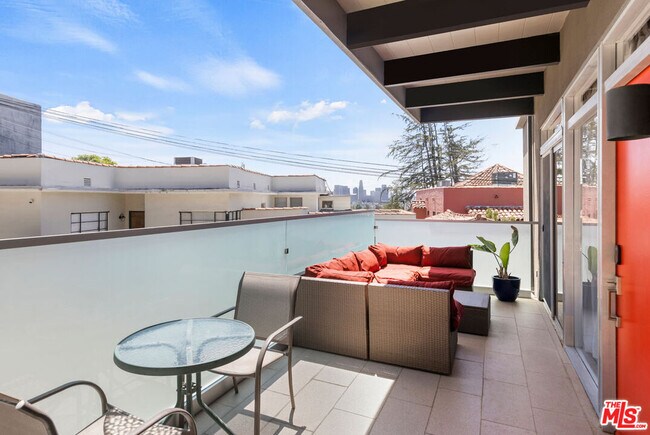 Foto del edificio - 1727 Webster Ave