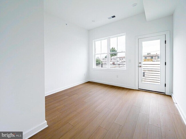 Foto del edificio - 2403 W Thompson St