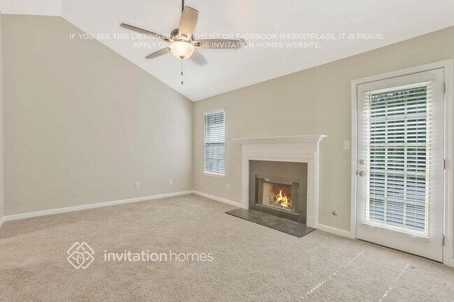 Building Photo - 352 The Gables Dr