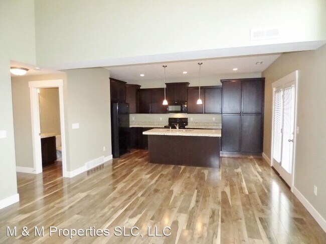 Building Photo - 3 br, 2.5 bath House - 381 E Corral Creek ...