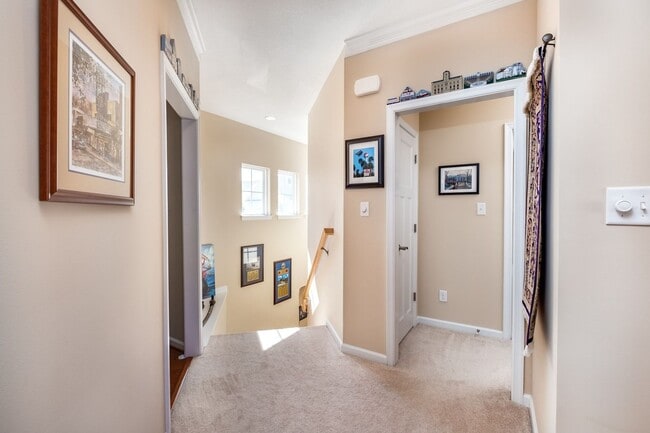 Building Photo - 3BR Open Floor Plan with Garage in Captain...