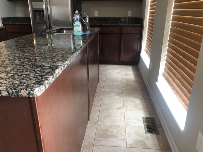 attractive color scheme - 1908 E 87th St