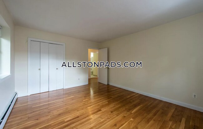 Foto del edificio - 15 North Beacon St
