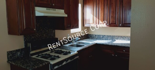 Foto del edificio - 1 Bedroom, 1 Bath Home For Rent in Victorv...