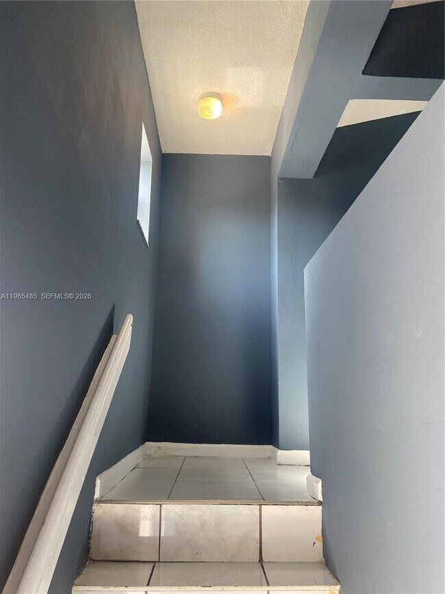 Foto del edificio - 2421 NW 56th Ave