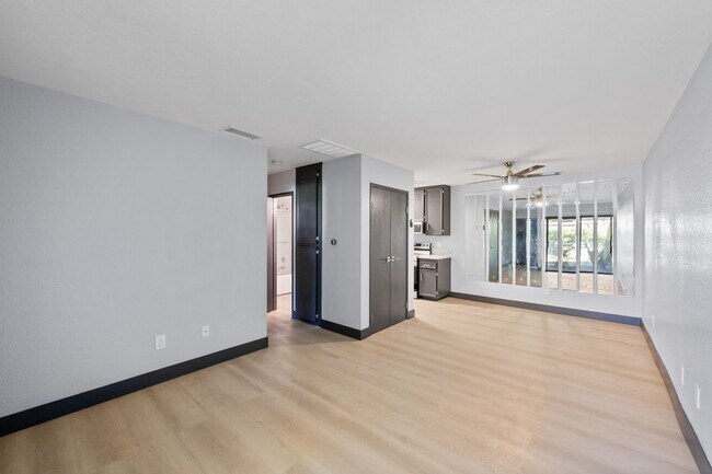 Foto del edificio - Palm Springs Villas Condo
