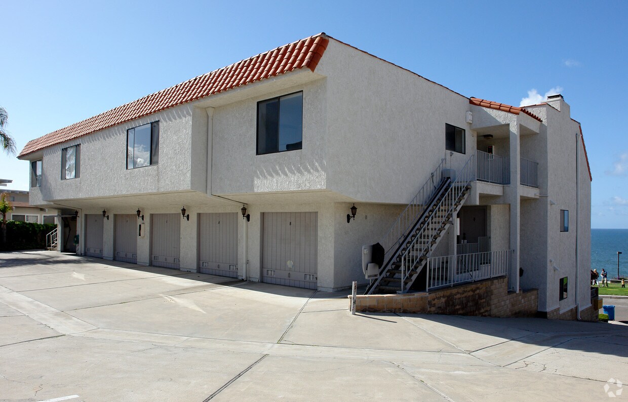 Building Photo - 250 Avenida Lobeiro