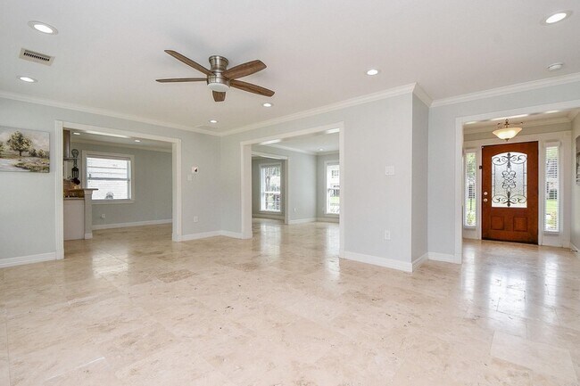 Foto del edificio - 707 Thistlewood Dr