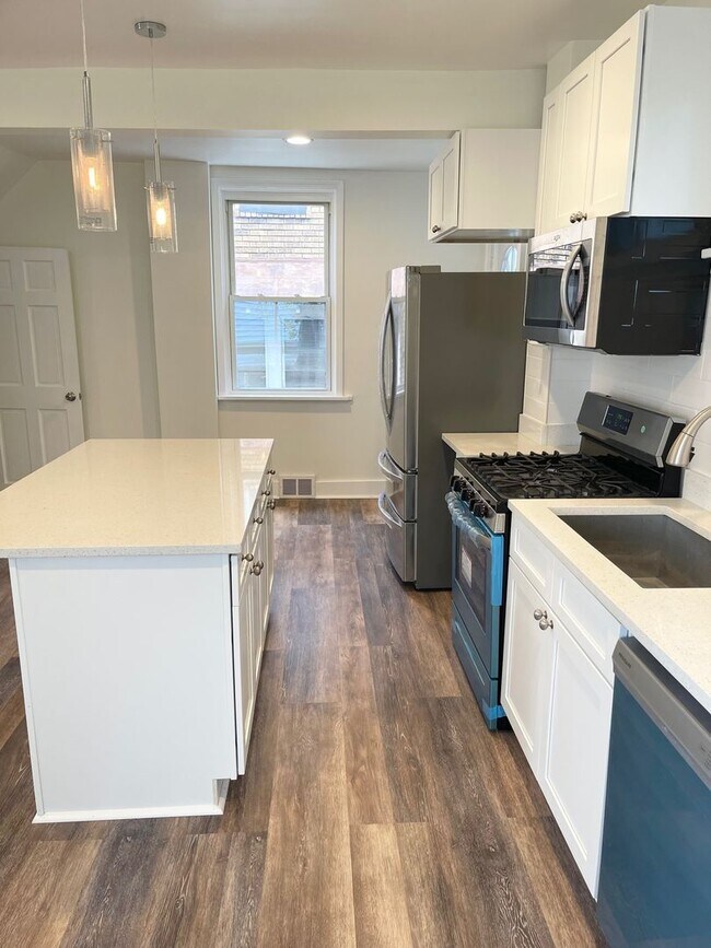 Photo - Entirely Remodeled 3 Bedroom, 1 Bathroom i... House