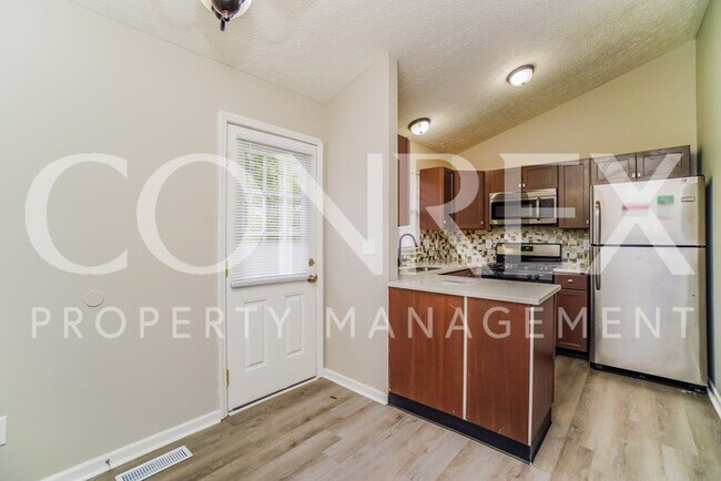 Building Photo - Beautiful 4 Bedroom Bi-Level in Columbus, OH!