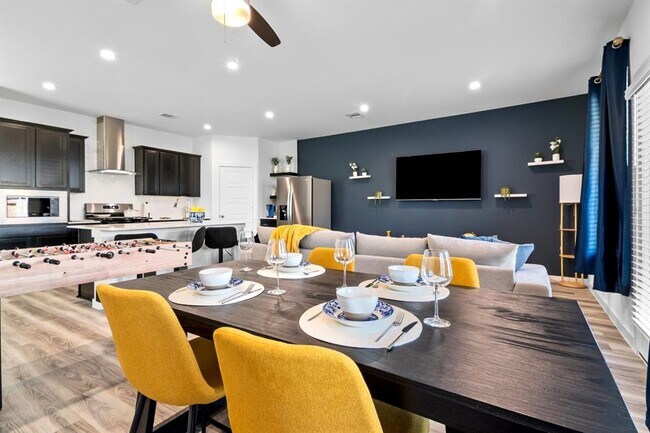 Foto del edificio - 3121 Crown Gate Dr