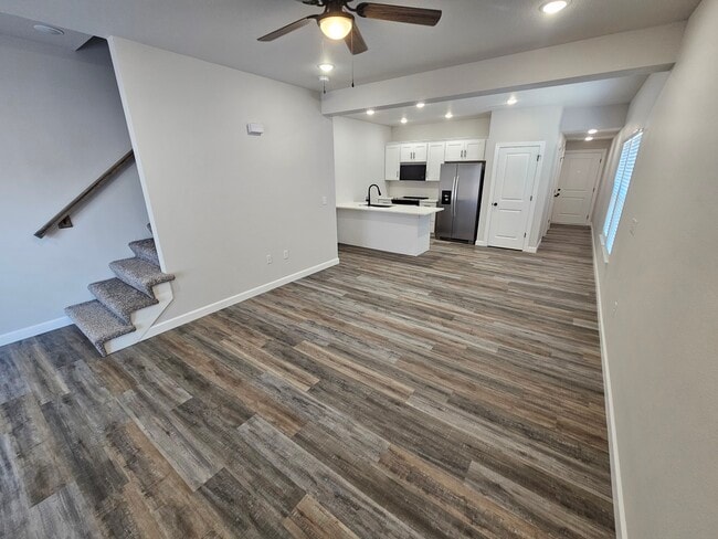 Building Photo - 357 SE 70 Rd