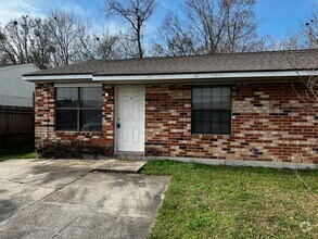 Building Photo - 405 Knollwood Cir