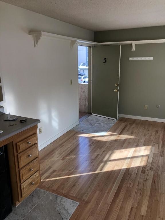 Building Photo - 2295 Goss Circle, Studio #5