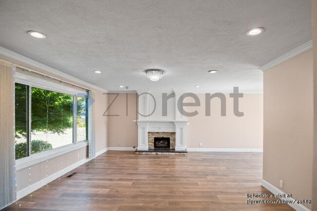 Building Photo - 10061 El Dorado Dr