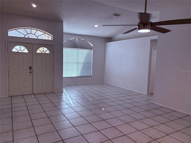 Building Photo - 7330 Fairwood Ave