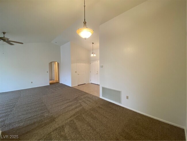 Building Photo - 9612 Buckhorn Dr