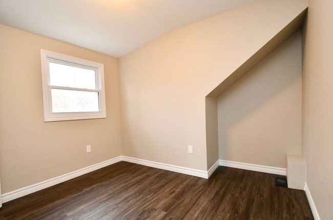 Building Photo - 310 Mason Ave