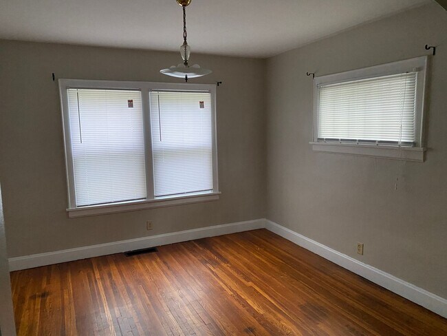 Foto del edificio - 3 Bedroom 1 Bathroom Single Family Home, N...