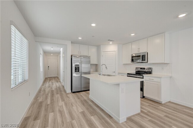 Building Photo - 2124 Abraham Ave