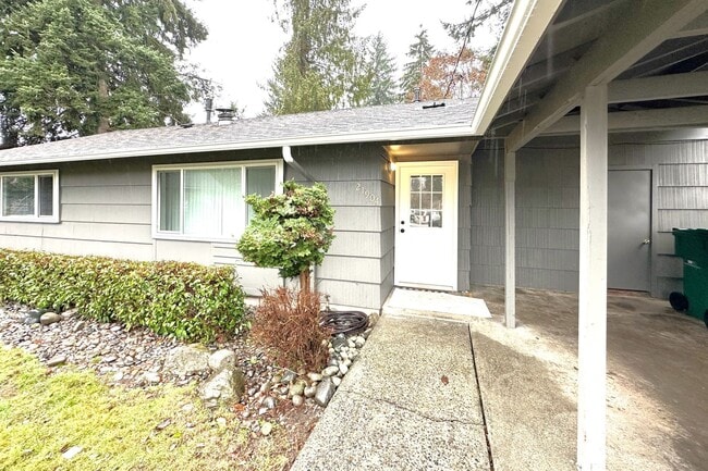 Foto del edificio - Great house in prime location now available, wont last long!