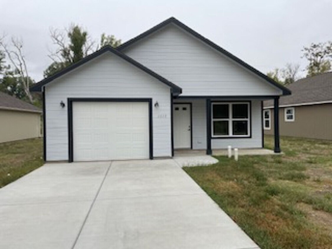 1613 Hill Valley Dr, Manhattan, KS 66502 House Rental in Manhattan