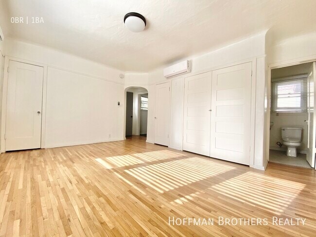 Foto del edificio - 8217 1/2 West 4th St -A