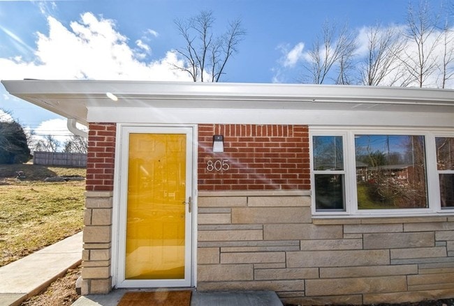 Building Photo - Duplex For Lease