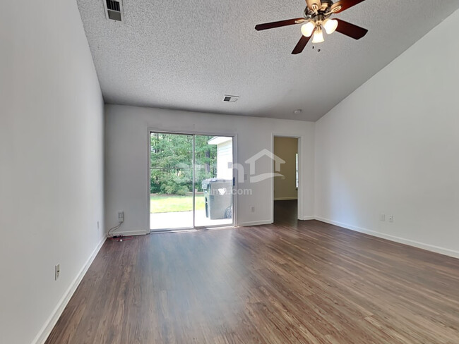 Building Photo - 86 Dovetail Cir