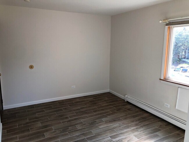 Foto del edificio - 303 W Hawthorne Circle