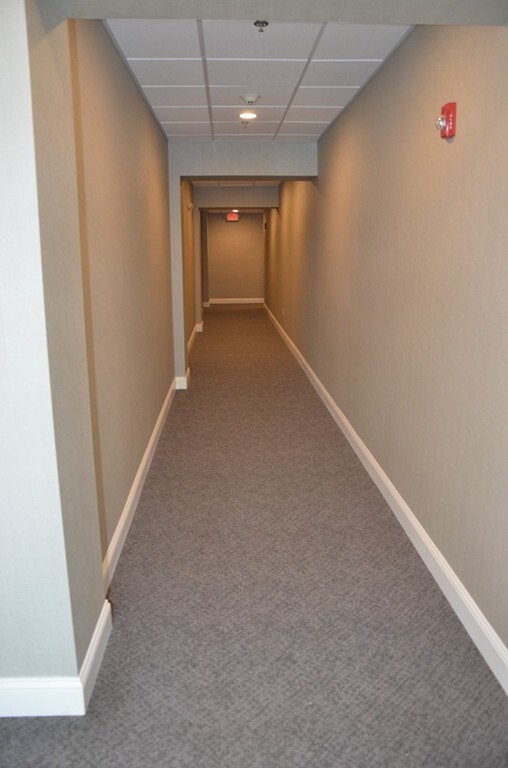 Building Photo - 6 Admiral's Way