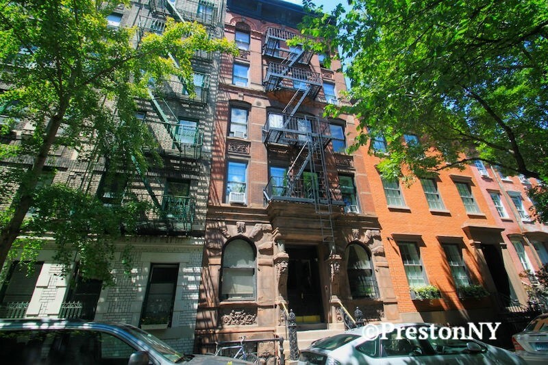 Primary Photo - 31 Bank St