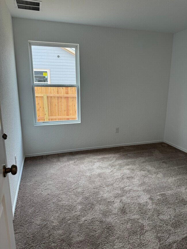 Building Photo - 13548 Barton Cv